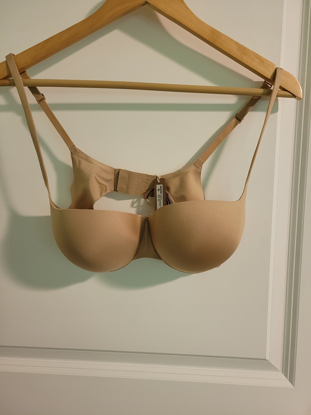 SKIMS Smooth Nude T-Shirt Bra - Light Tan